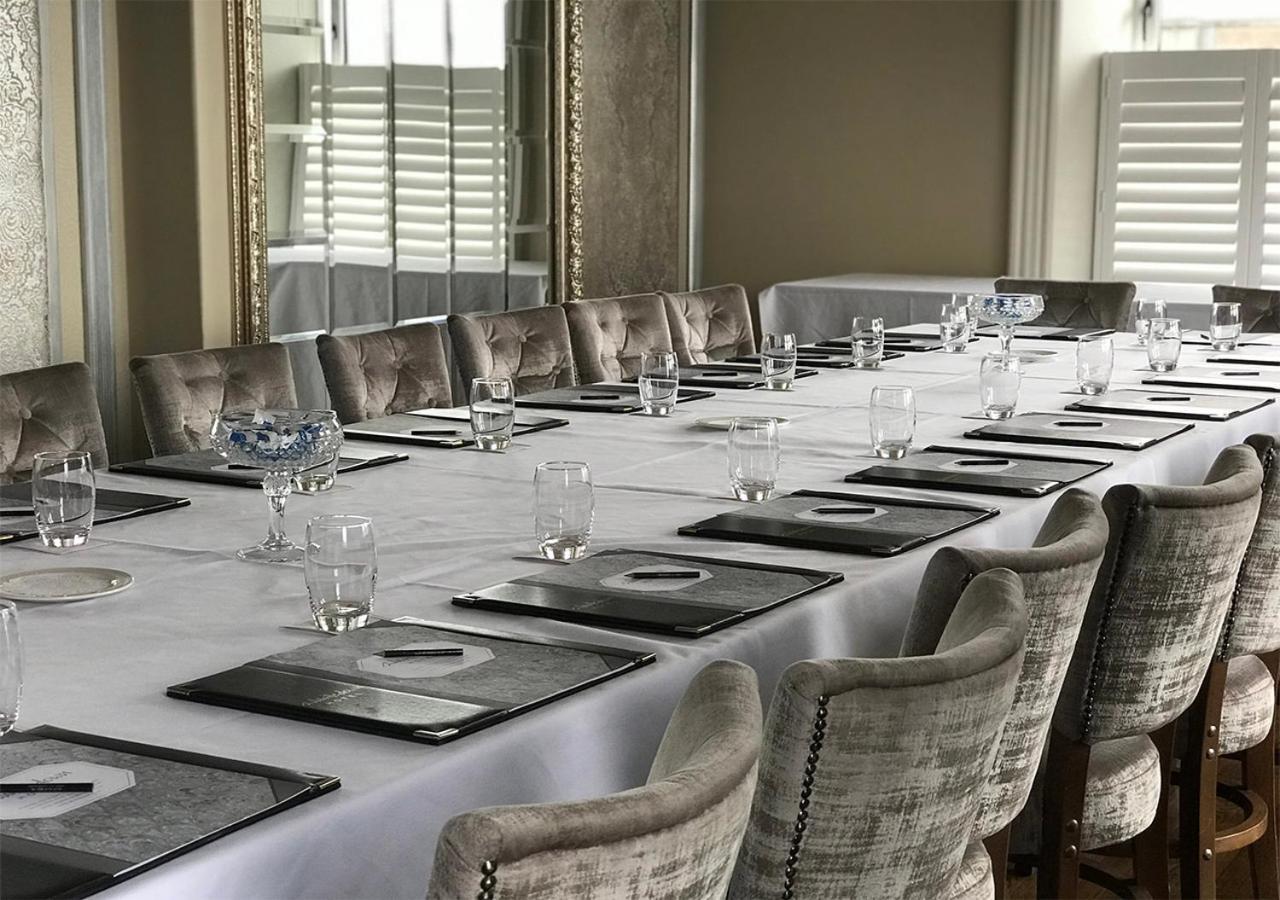 וורנפוינט The Whistledown Hotel מראה חיצוני תמונה